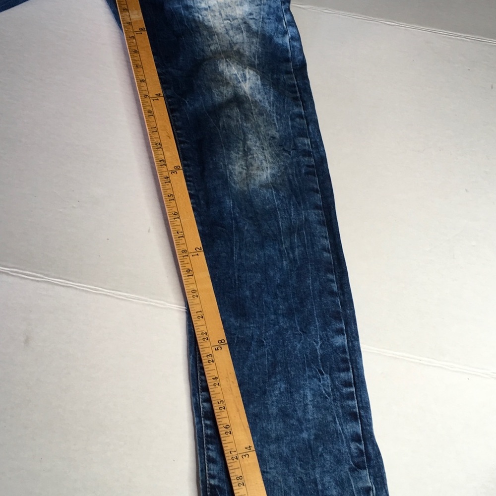 Stone Washed Jeans - Picture 4 of 4